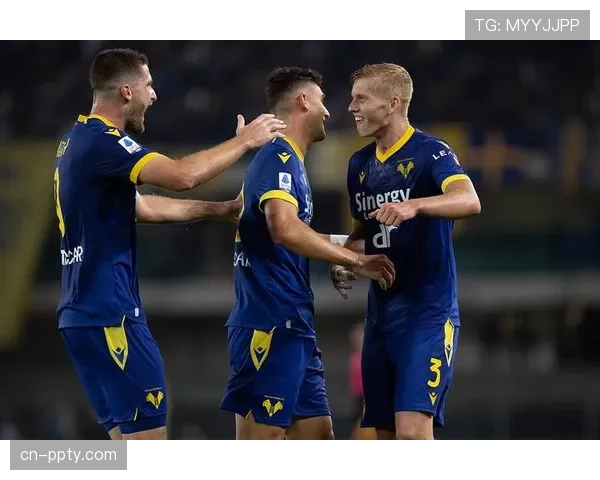 保级关键战前瞻：维罗纳与萨勒尼塔纳的直接对话